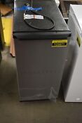Whirlpool Wui75x15hz 15 Stainless Steel Under Counter Ice Maker Nob 123071